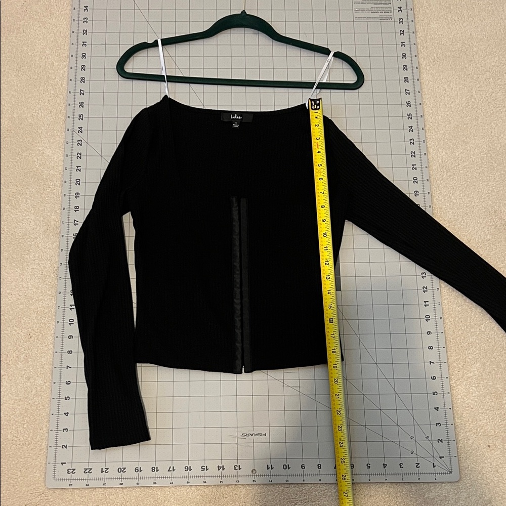 Lulus Long Sleeved Ribbed Hook & Eye Closure Top